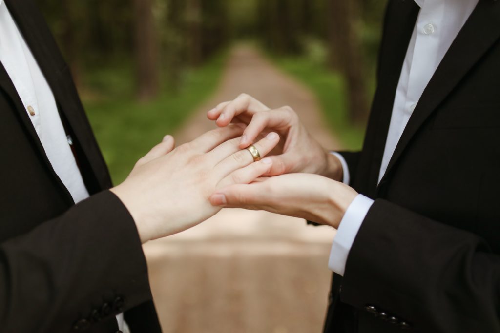 Two Grooms with rings